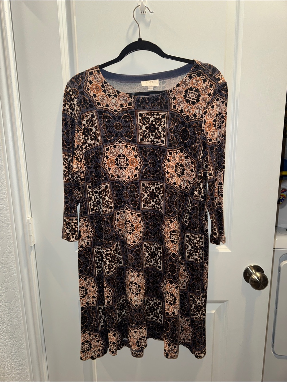 LOFT Grey and Beige Patterned Mini Dress Sz LP
